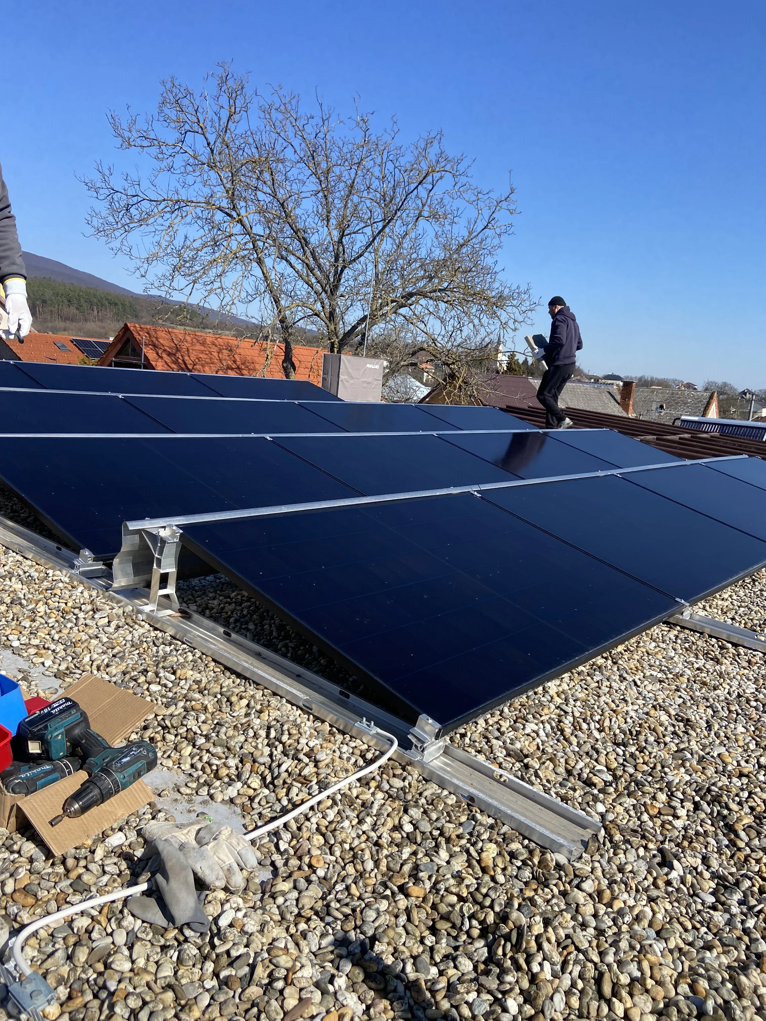 SOLARTECH - Profesionálne fotovoltické služby